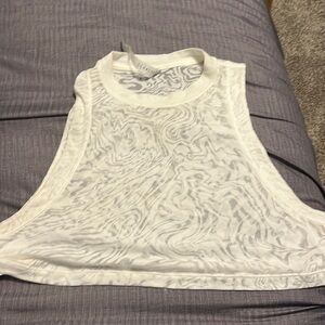 Lululemon cropped tank top